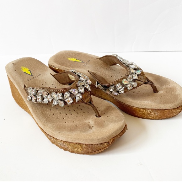 Fun metallic rhinestone sandal - Picture 5 of 6